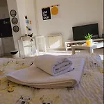 Center White Apartment!