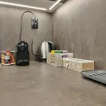 Center White Apartment! * سكوبجي
