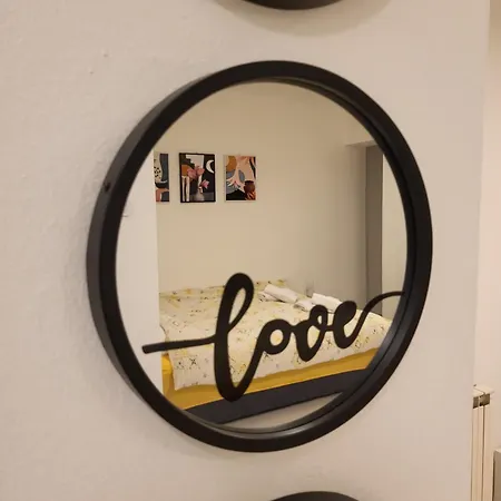 Center White Apartment! Скоп'є