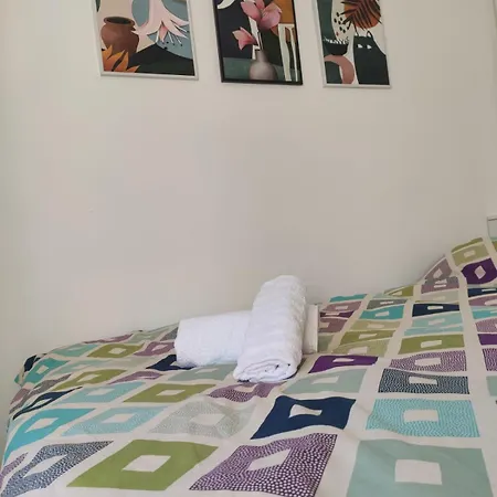 Center White Apartment! Apartment *