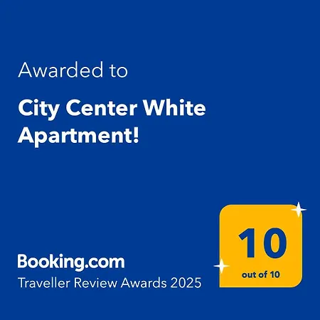 Center White Apartment! *