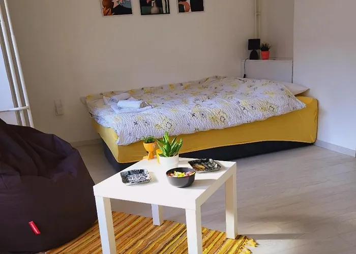 Center White Apartment!