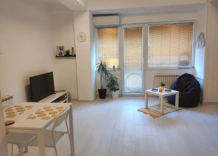 Апартаменти Center White Apartment! Скоп'є