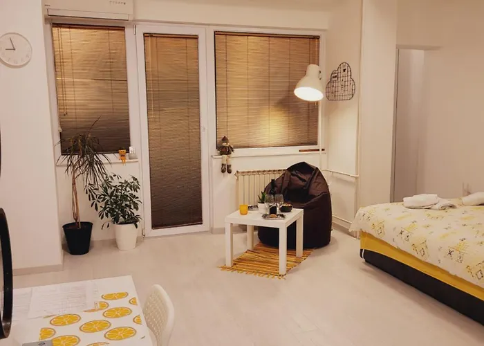 Center White Apartment! * Скоп'є