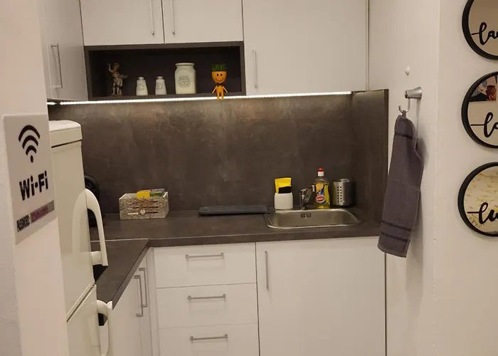 Center White Apartment! Апартаменти *