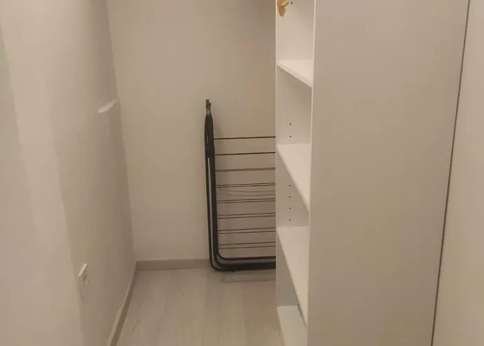 Center White Apartment! *