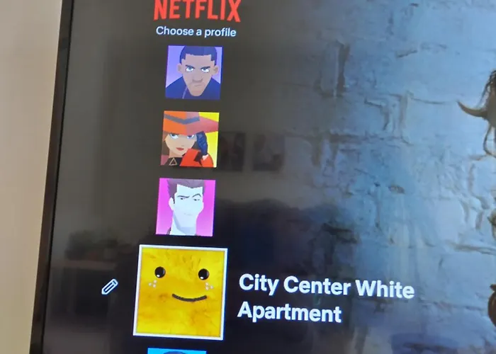 Апартаменти Center White Apartment!